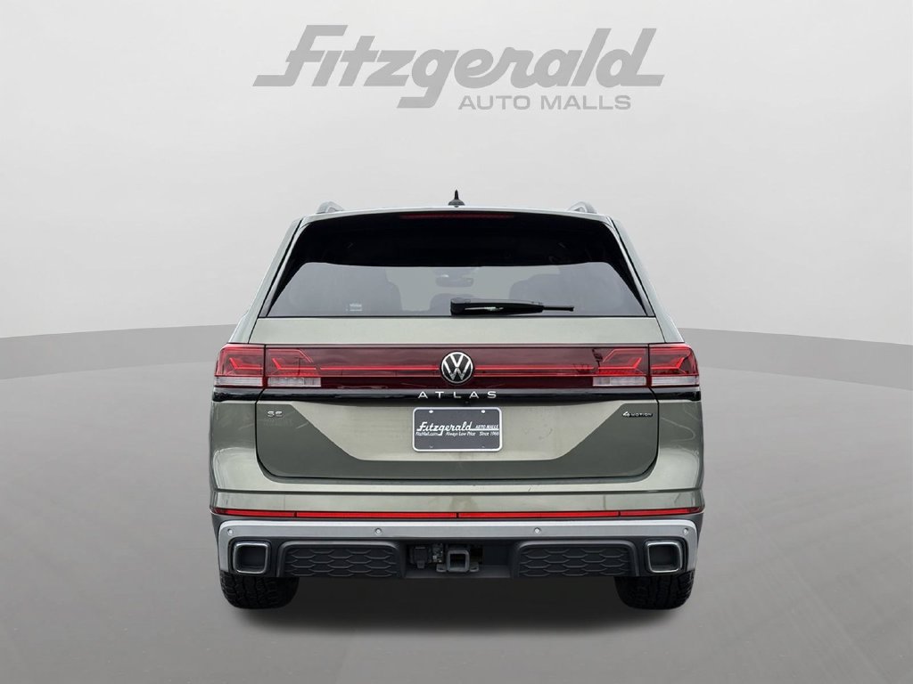 Used 2024 Volkswagen Atlas Peak Edition SE AWD/4WD image 6