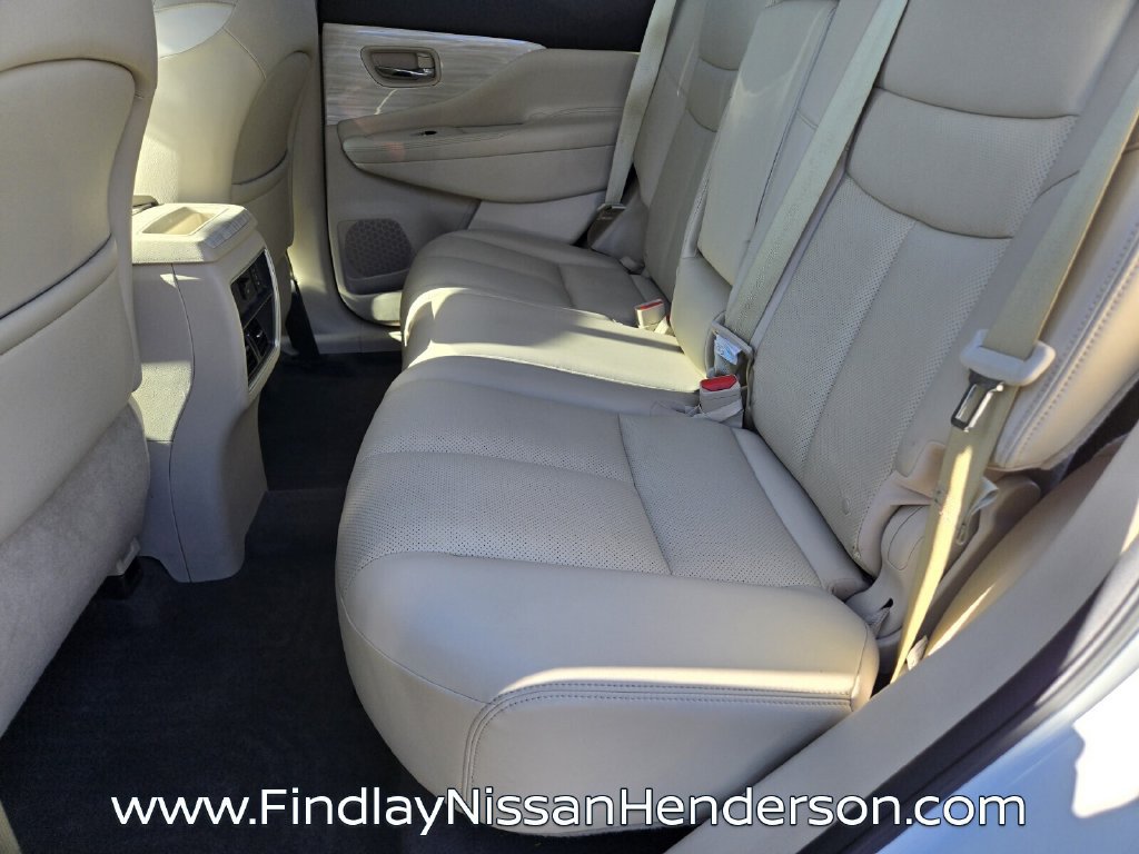 Used 2017 Nissan Murano Platinum w/ Platinum Technology Package FWD image 12