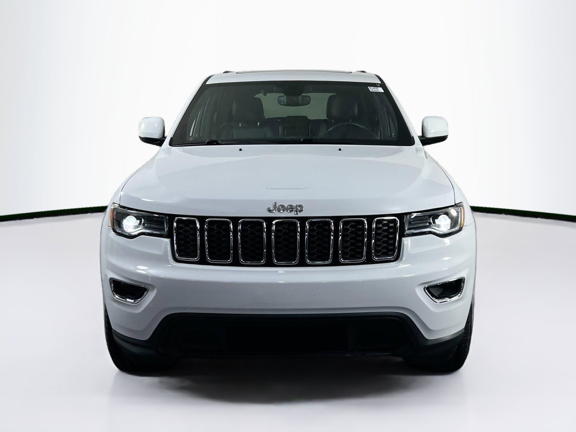 Used 2022 Jeep Grand Cherokee Laredo X image 2