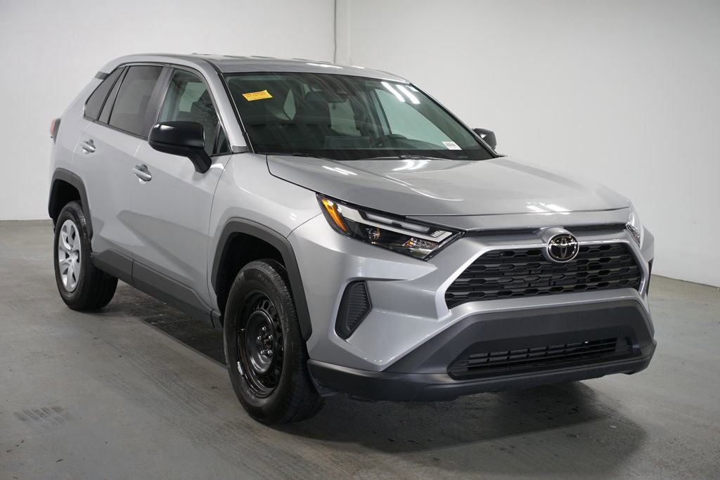 Certified 2025 Toyota RAV4 LE AWD/4WD image 3