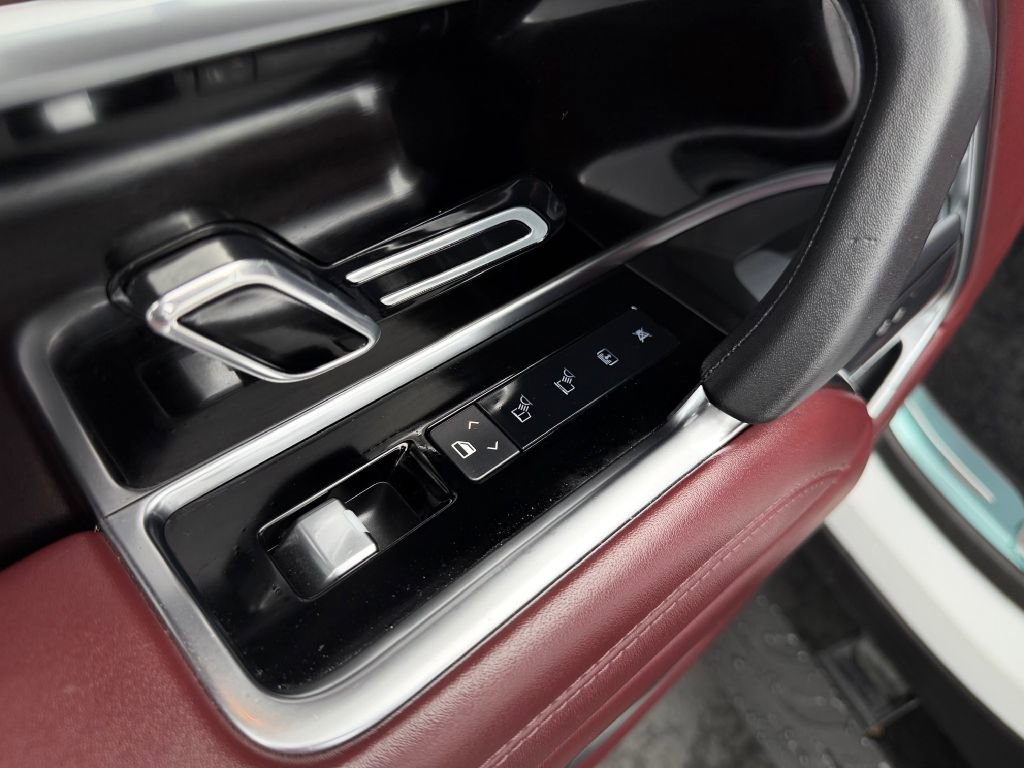 Used 2023 Land Rover Range Rover Autobiography AWD/4WD image 17
