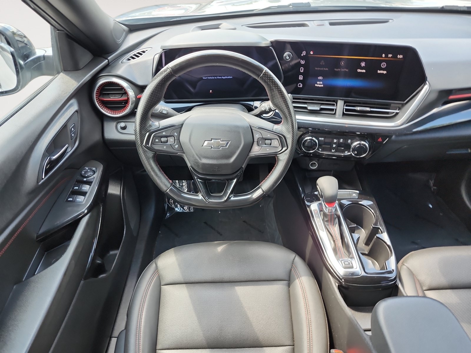Used 2024 Chevrolet Trax RS w/ Sunroof Package FWD image 10
