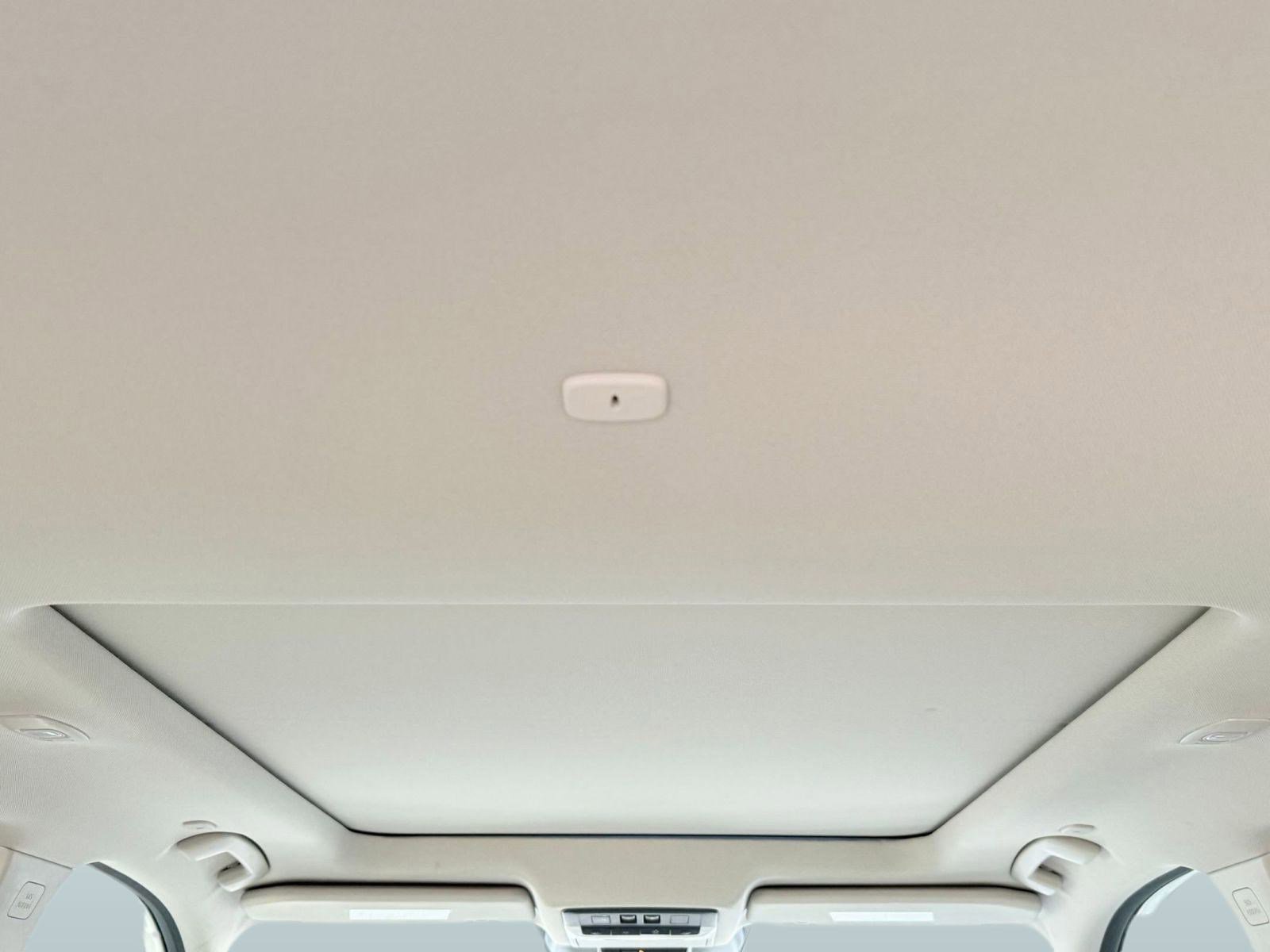 Used 2023 Nissan Rogue SL w/ SL Premium Package image 15