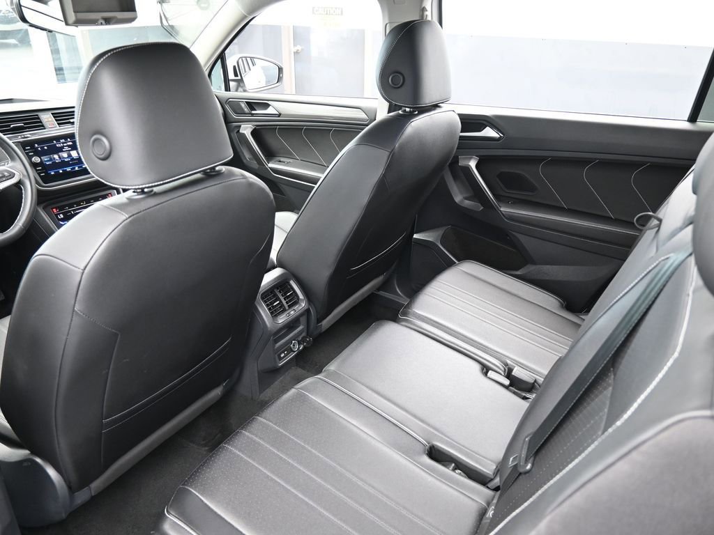 Used 2023 Volkswagen Tiguan SE image 34