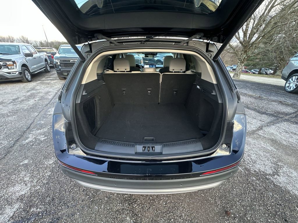 Used 2025 Lincoln Corsair FWD w/ Equipment Group 101A image 24