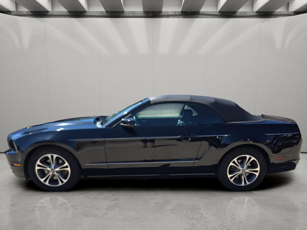 Used 2014 Ford Mustang Premium RWD image 2