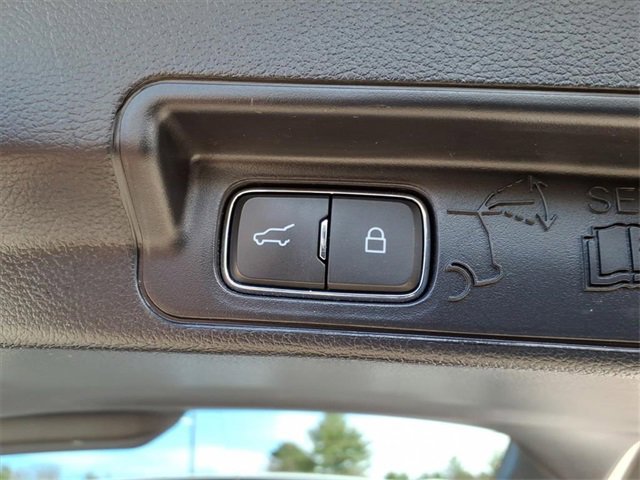 Used 2021 Ford Explorer XLT w/ Equipment Group 202A image 11