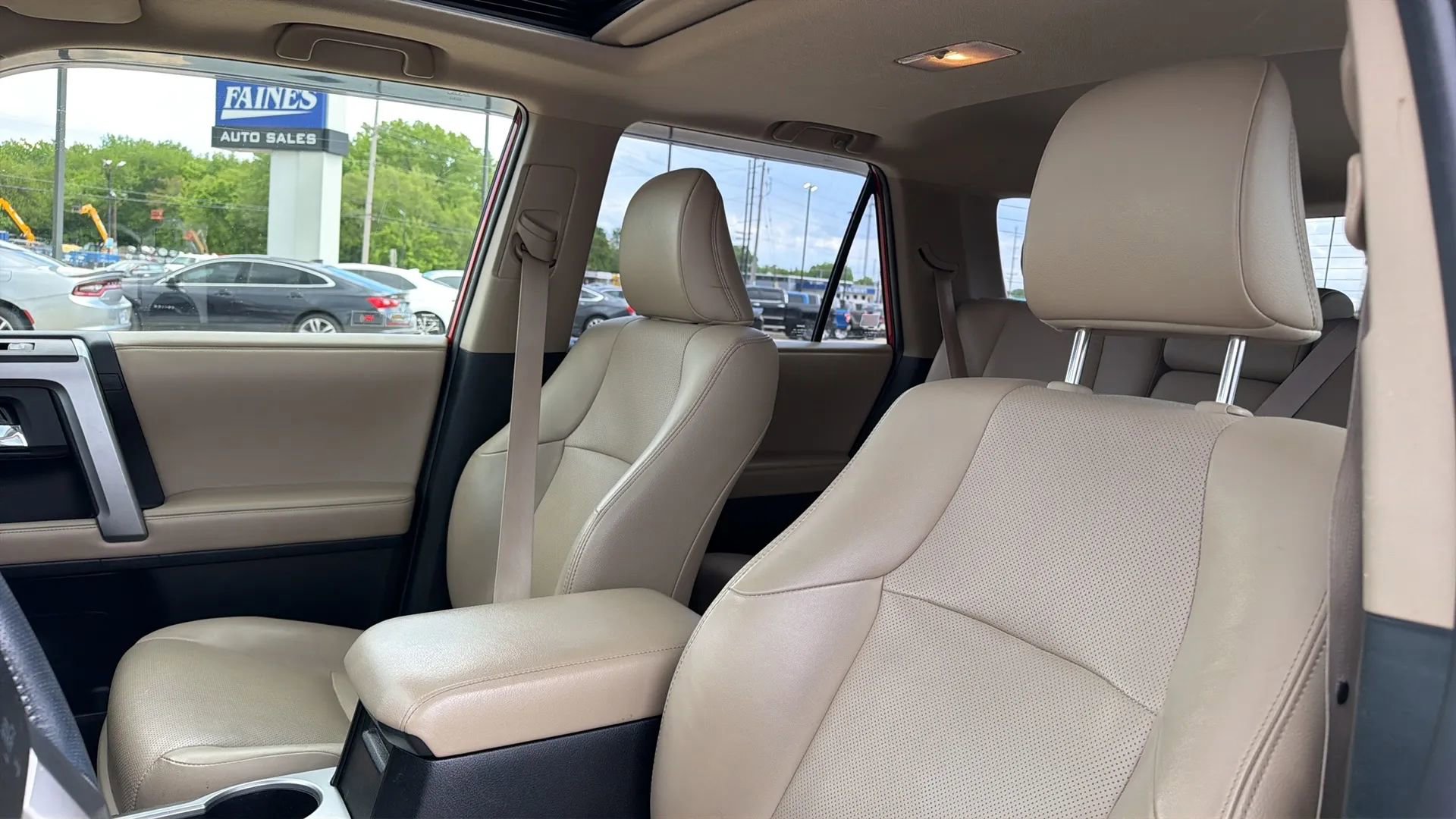 Used 2015 Toyota 4Runner Limited AWD/4WD image 92