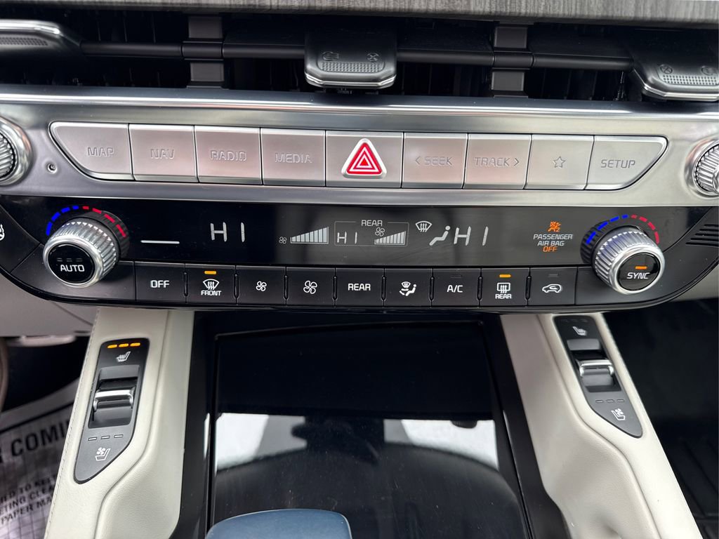 Used 2024 Kia Telluride SX Prestige w/ Towing Package image 34