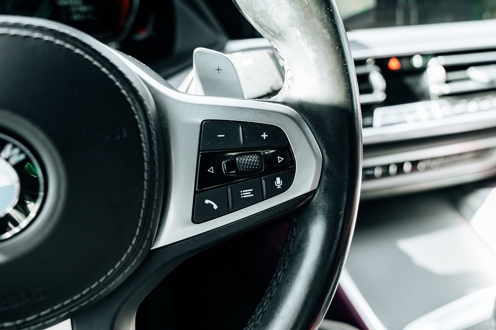 Used 2022 BMW X6 xDrive40i w/ M Sport Package image 28