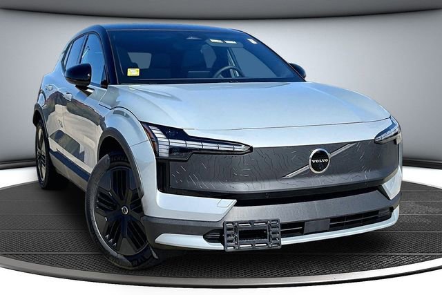 Used 2026 Volvo EX30 Cross Country Ultra w/ Protection Package Premier image 3