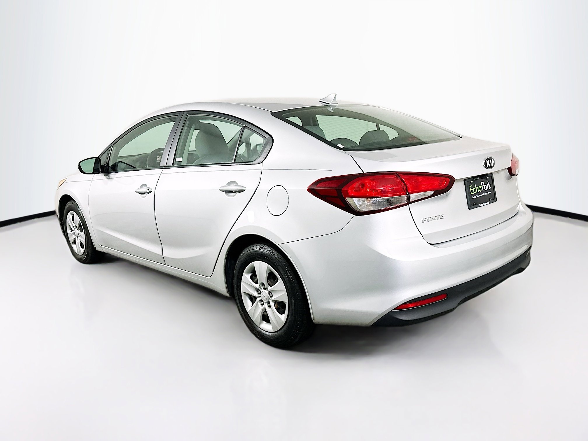 Used 2017 Kia Forte LX FWD image 5