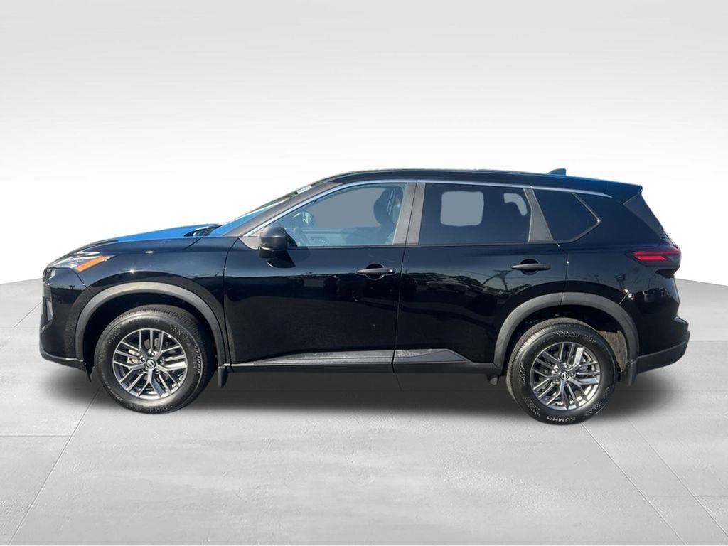 Used 2025 Nissan Rogue S AWD/4WD image 3