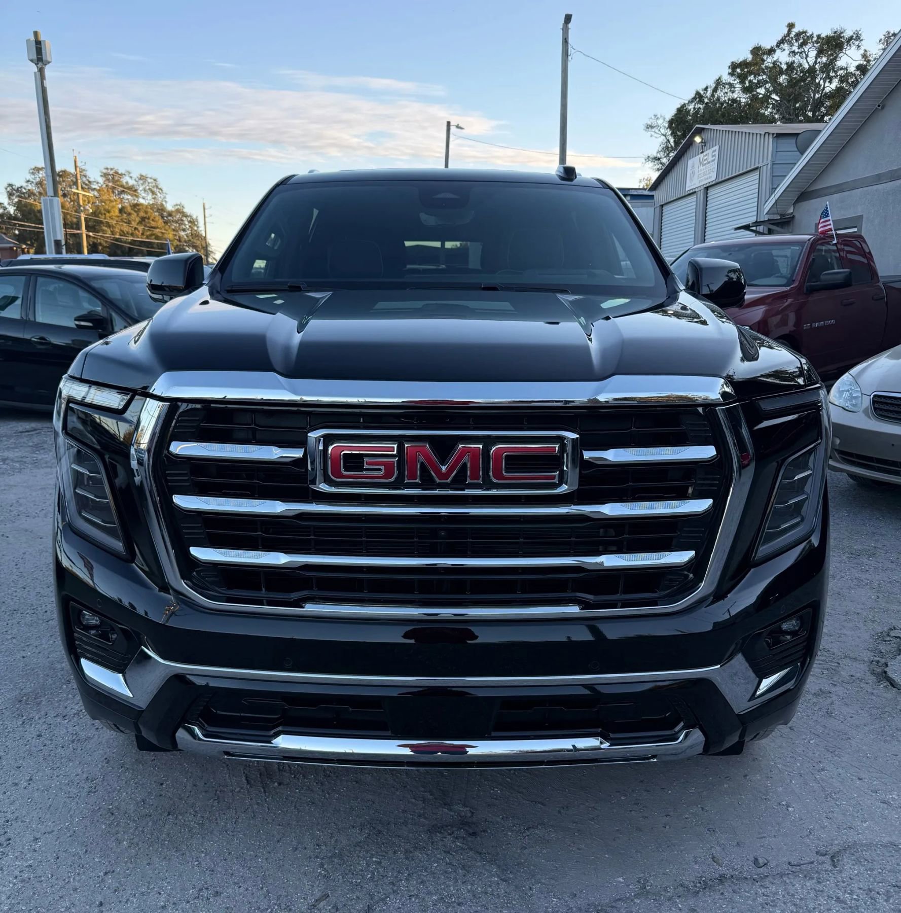 Used 2026 GMC Yukon XL Elevation w/ Elevation Premium Package AWD/4WD image 3