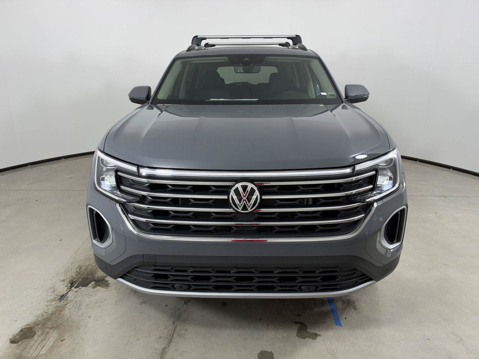 New 2026 Volkswagen Atlas SE FWD image 2