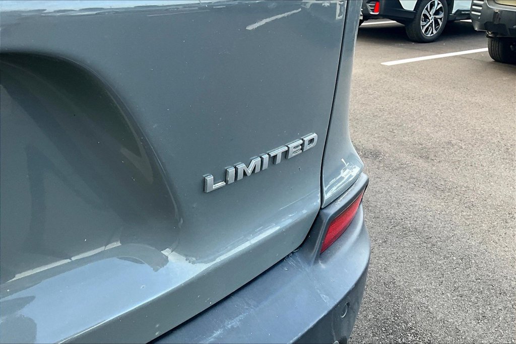 Used 2021 Jeep Cherokee Limited AWD/4WD image 20