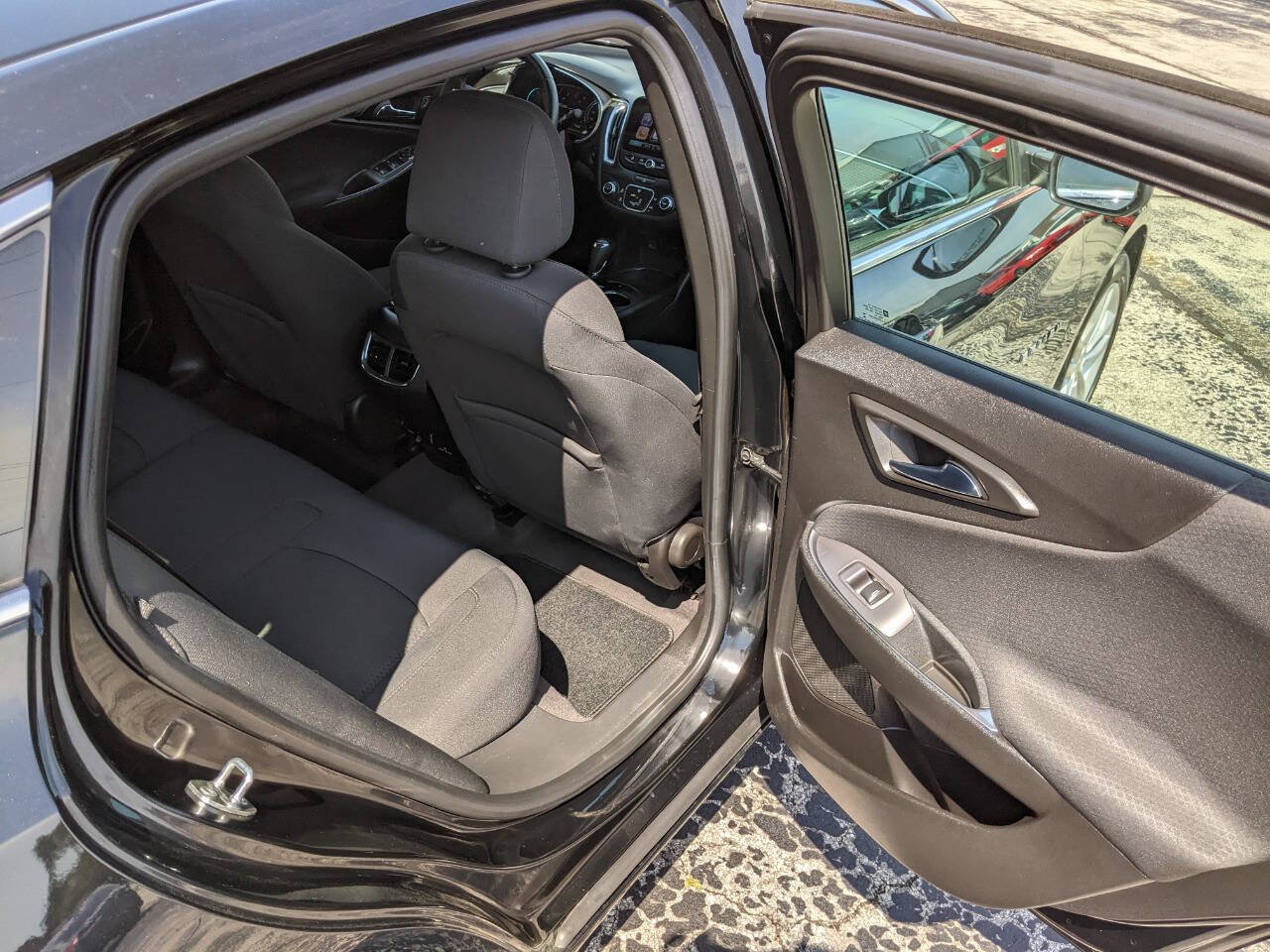 Used 2016 Chevrolet Malibu LT FWD image 15