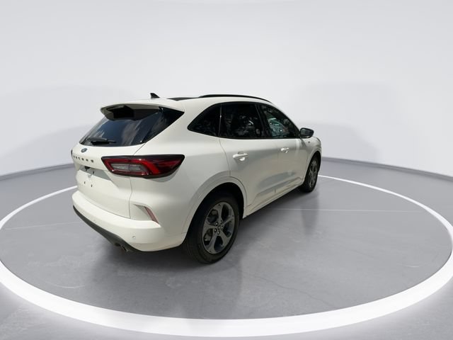 Used 2024 Ford Escape ST-Line w/ Tech Pack #1 FWD image 8