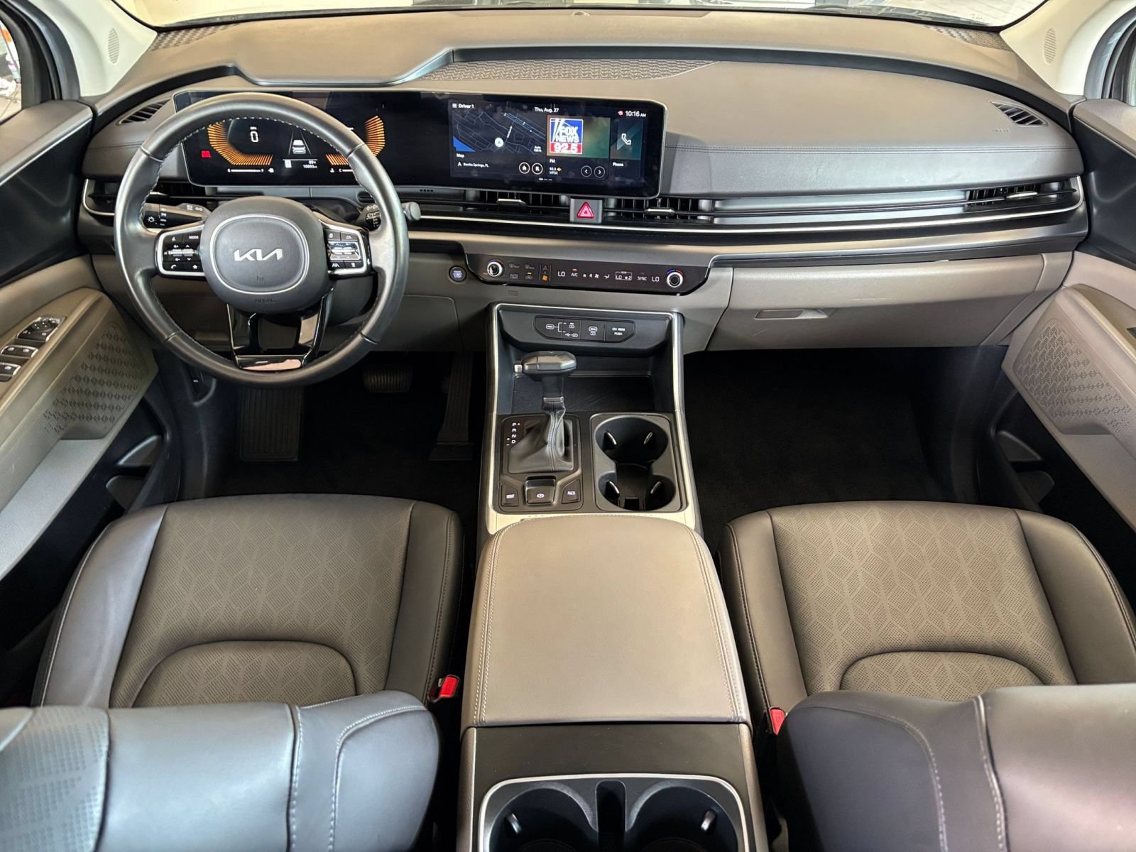 Used 2026 Kia Carnival FWD image 31