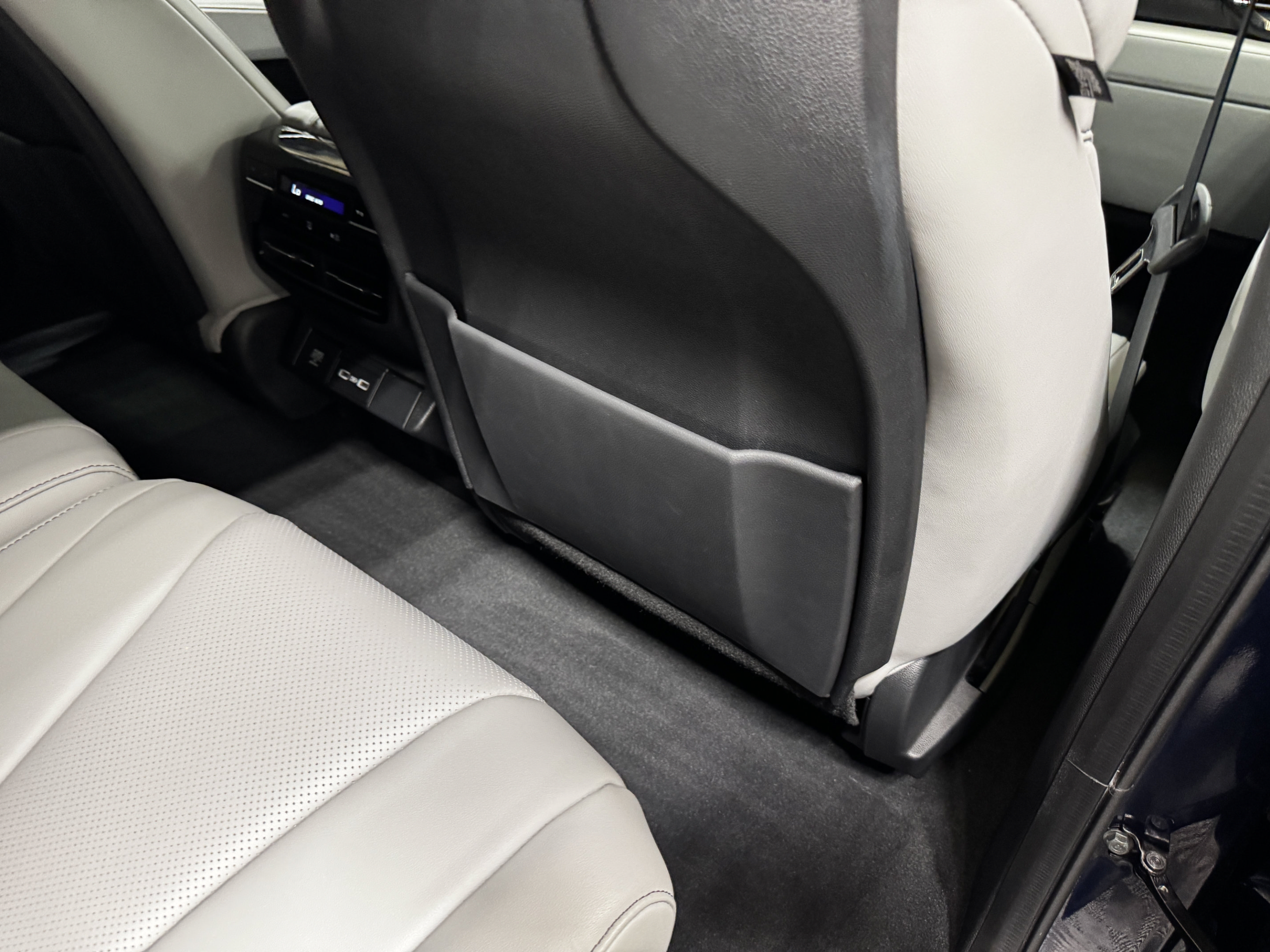 Used 2023 Acura MDX w/ Technology Package FWD image 35