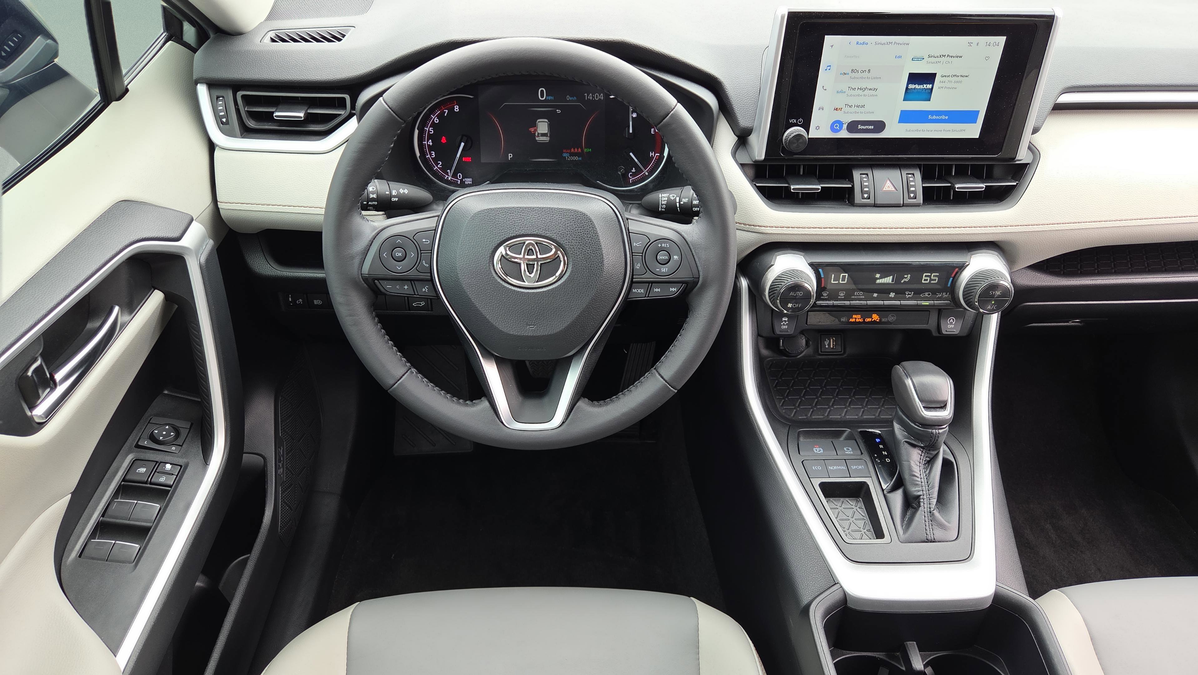 Used 2023 Toyota RAV4 XLE Premium image 15