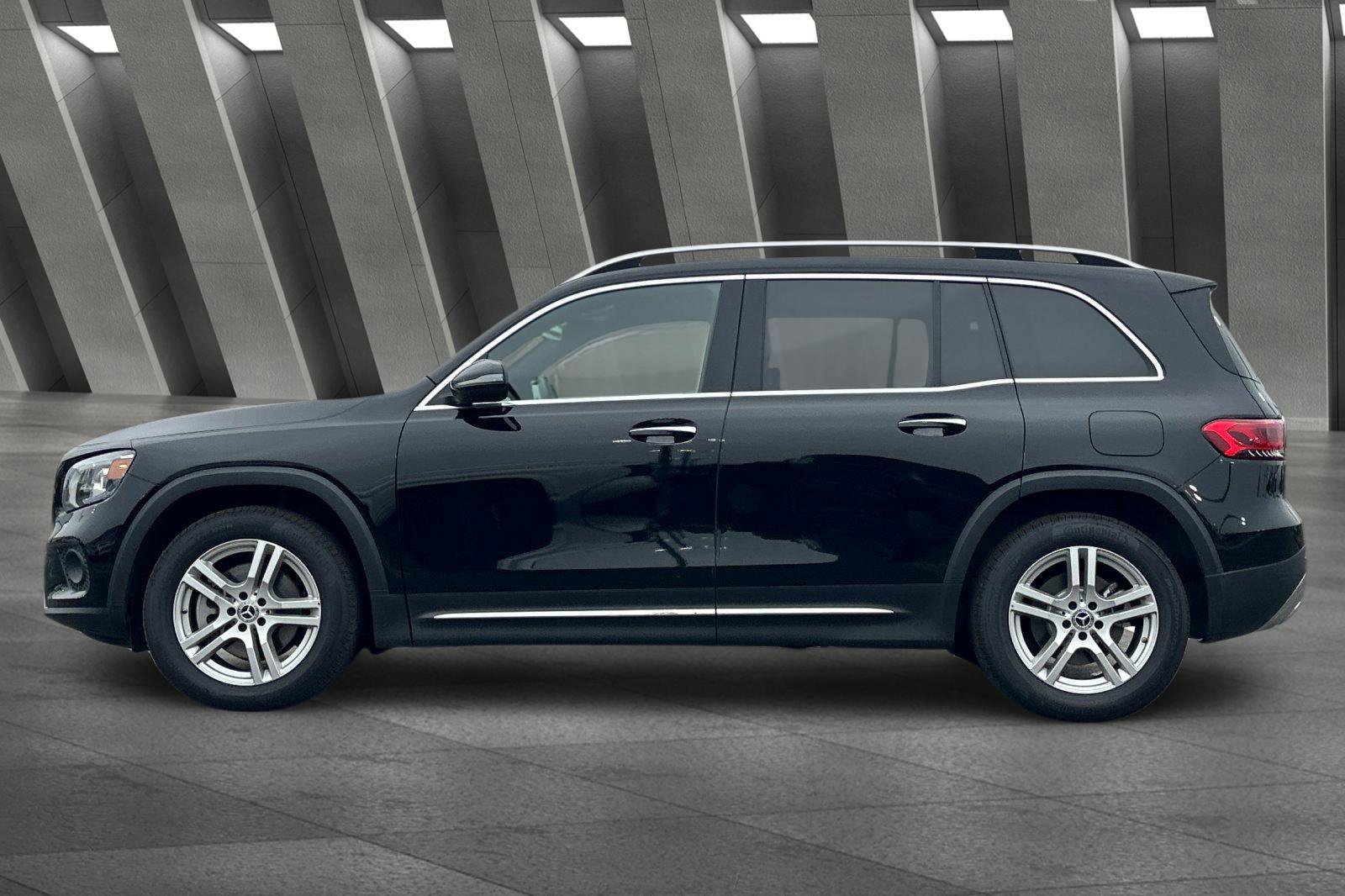 Used 2023 Mercedes-Benz GLB 250 4MATIC image 7