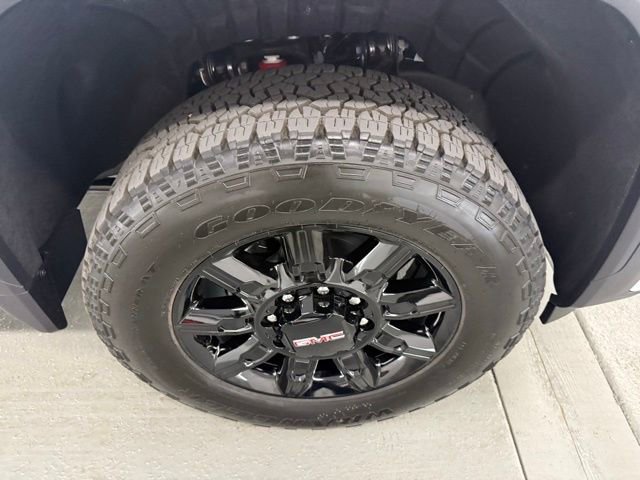 New 2026 GMC Sierra 2500 AT4 w/ AT4 Premium Plus Package image 4
