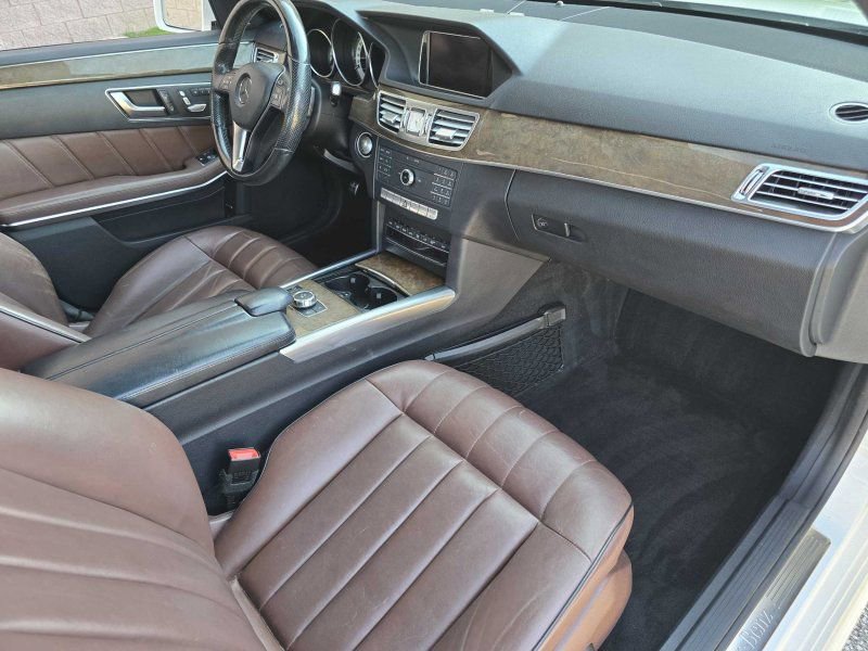 Used 2016 Mercedes-Benz E 350 4MATIC Sedan image 6
