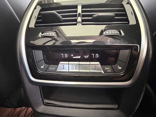 Used 2024 BMW X7 xDrive40i w/ Premium Package image 43
