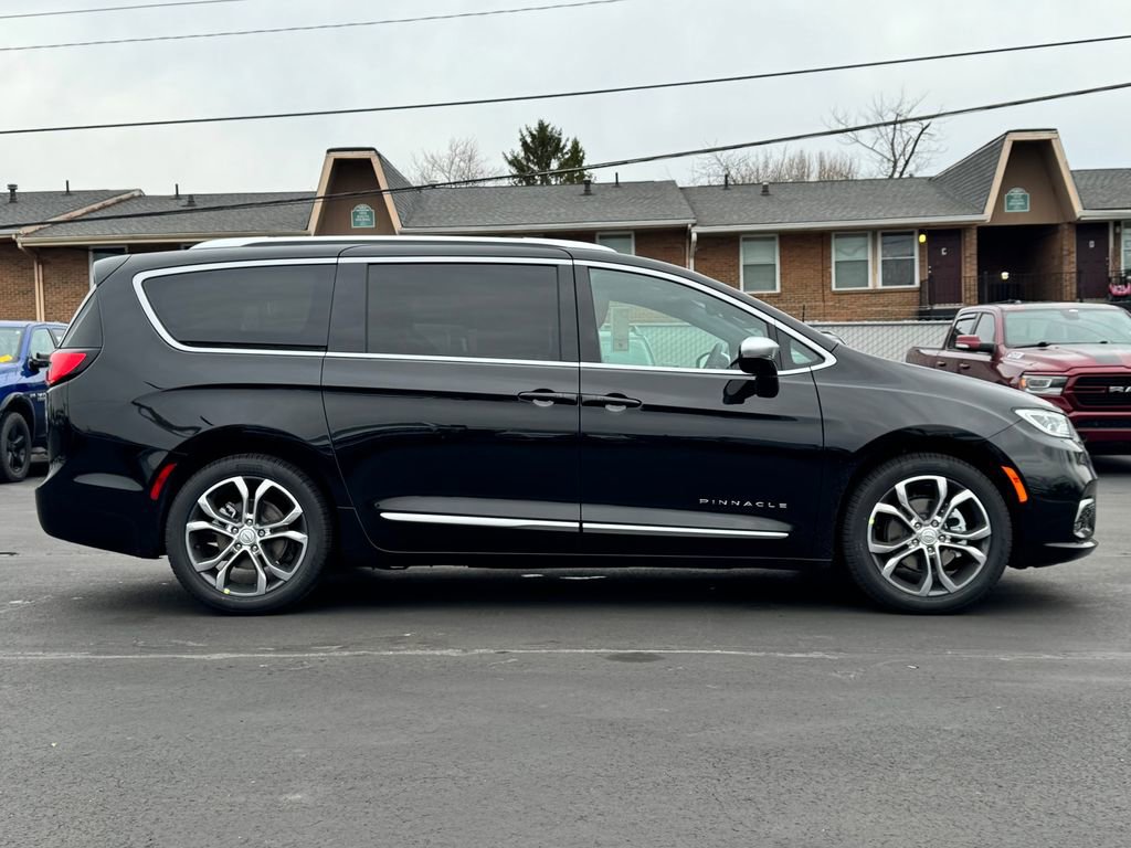 New 2026 Chrysler Pacifica Pinnacle image 8