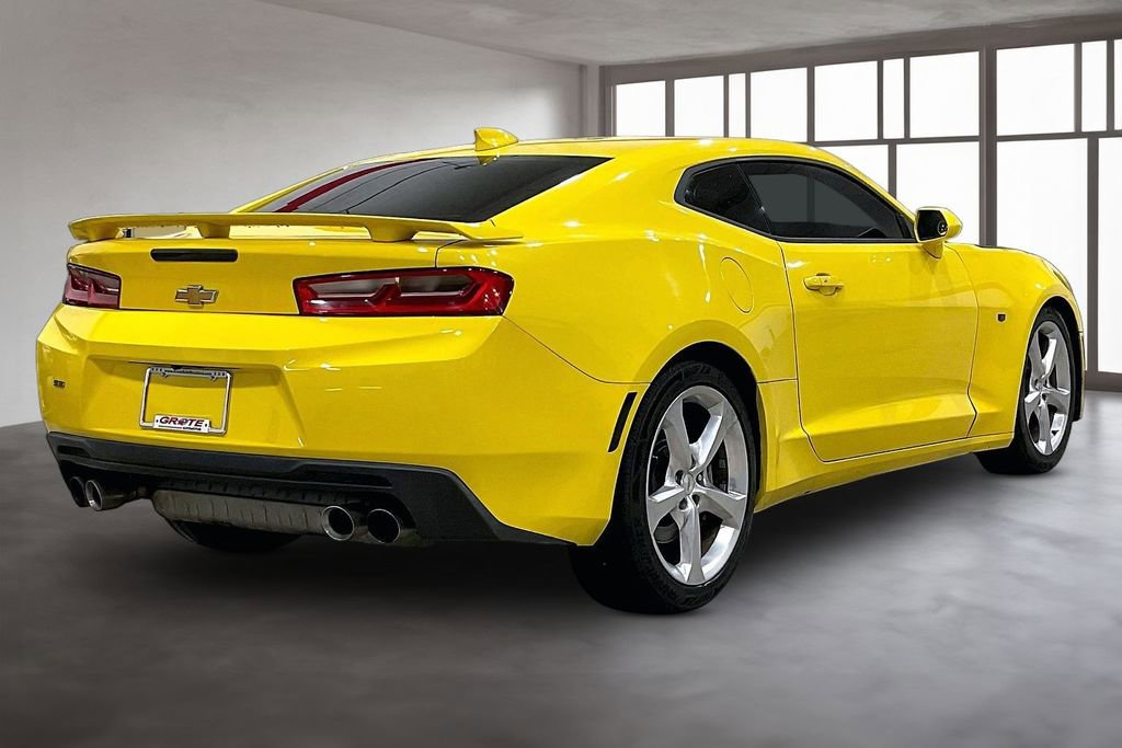Used 2017 Chevrolet Camaro SS image 2