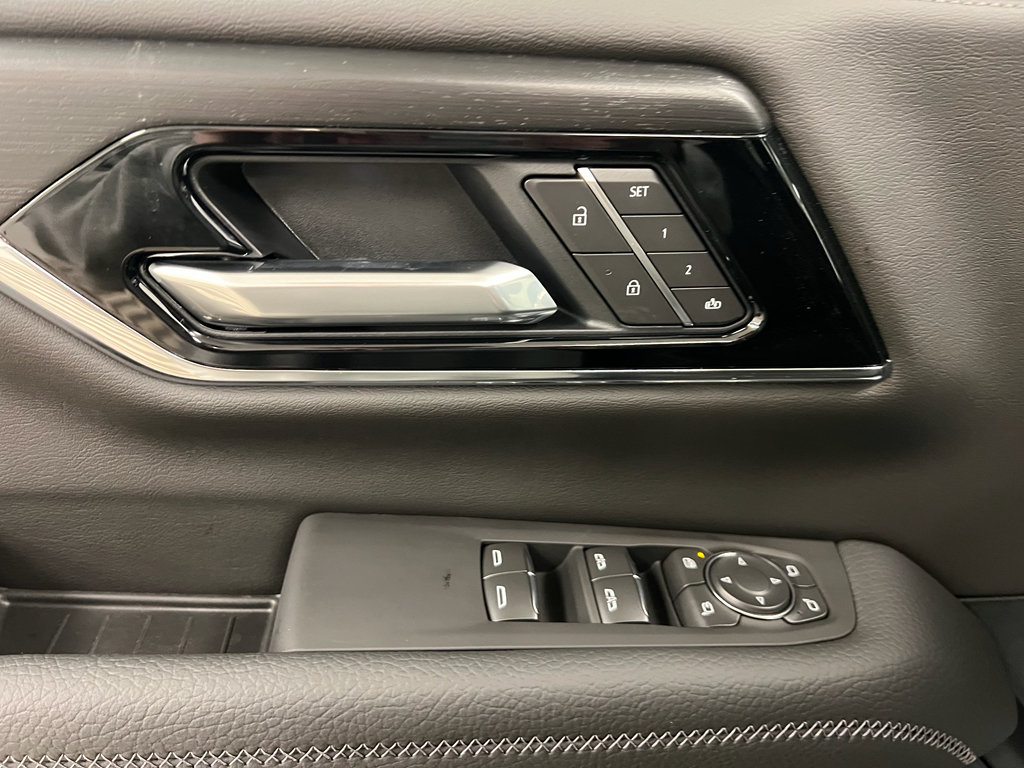 New 2026 GMC Yukon XL Denali w/ Denali Reserve Package AWD/4WD image 8