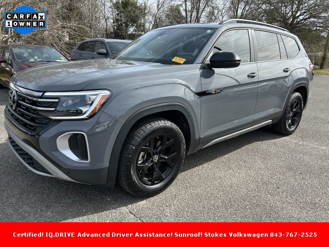 Used 2025 Volkswagen Atlas Peak Edition SE image 2