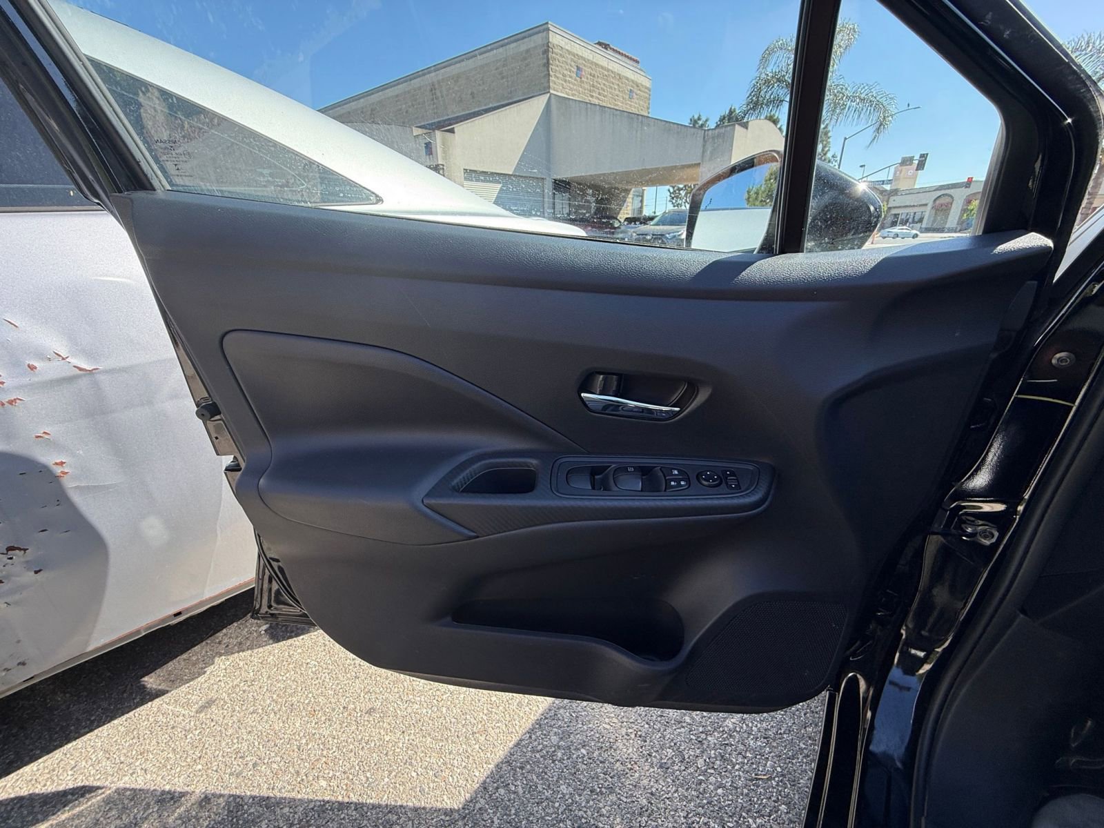 Used 2025 Nissan Versa SV image 18