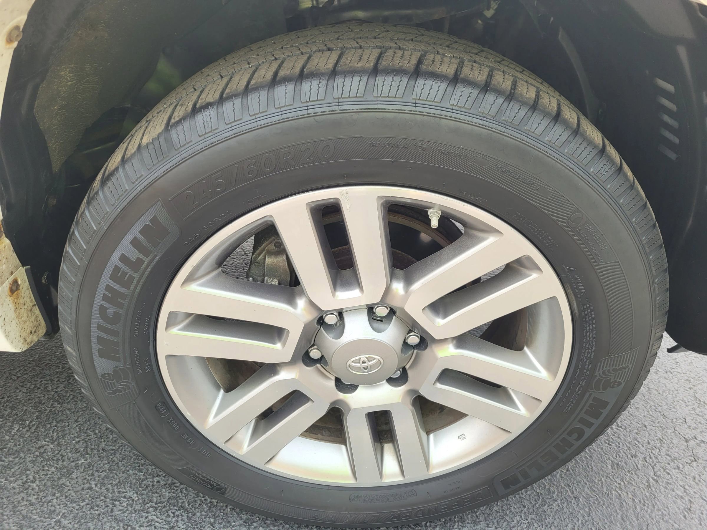 Used 2013 Toyota 4Runner Limited image 9