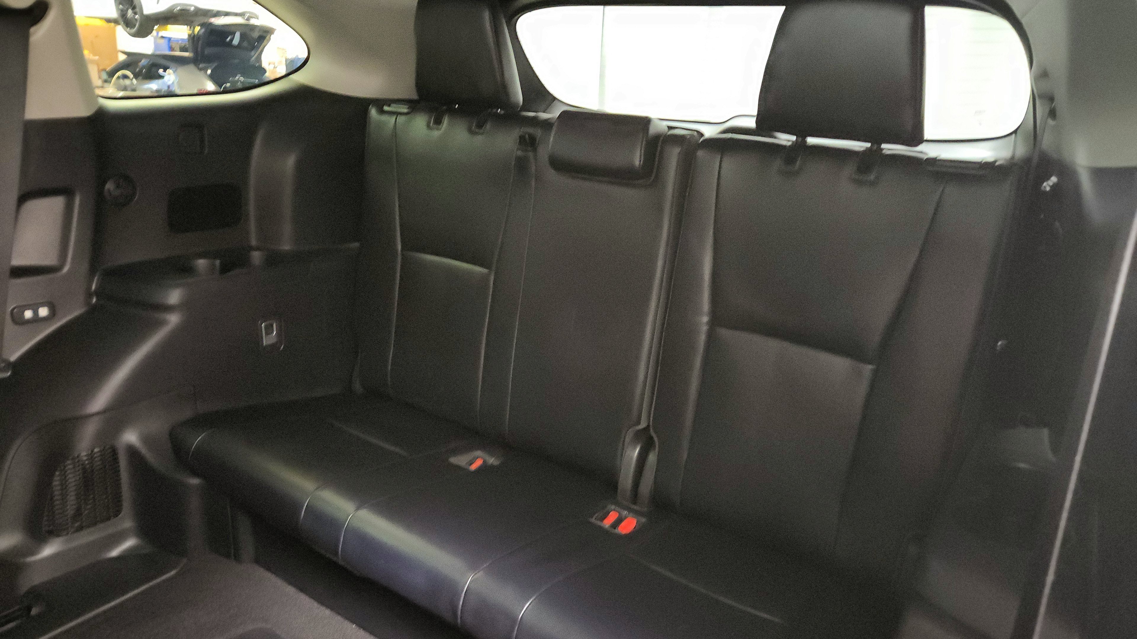 Used 2023 Toyota Highlander XLE AWD/4WD image 25
