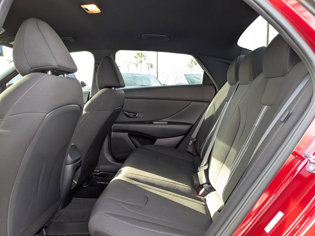 Used 2026 Hyundai Elantra Sport image 13