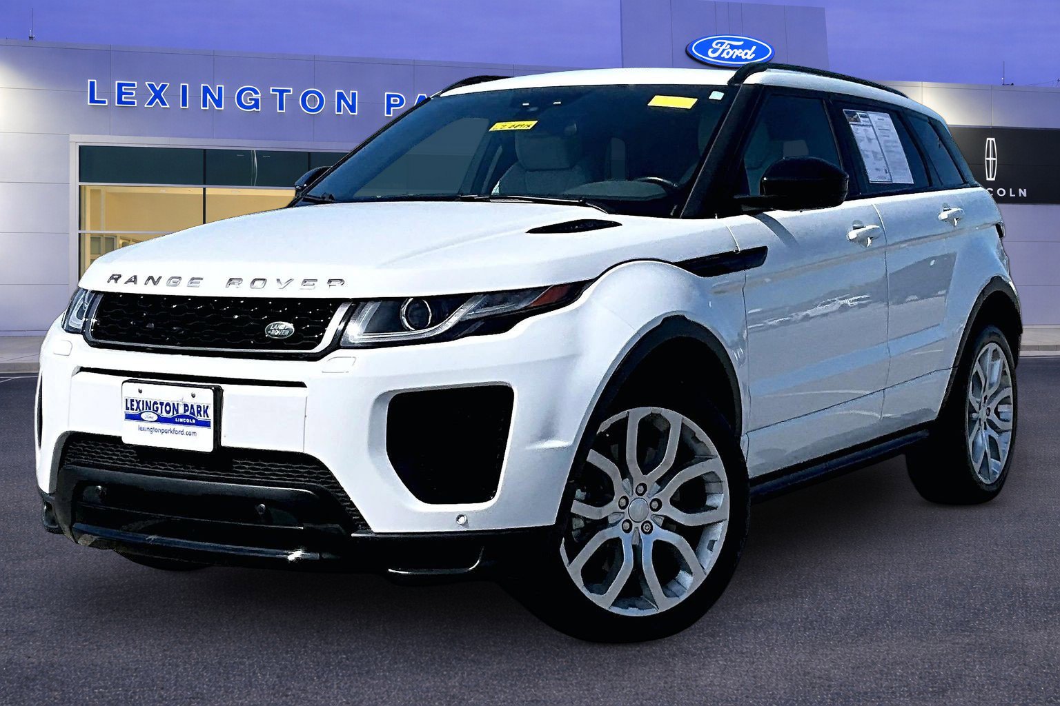 Used 2018 Land Rover Range Rover Evoque HSE Dynamic AWD/4WD image 3