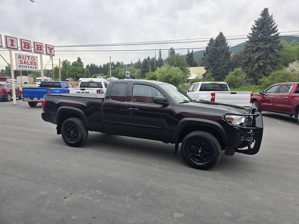 Used 2022 Toyota Tacoma SR w/ SX Package AWD/4WD image 3