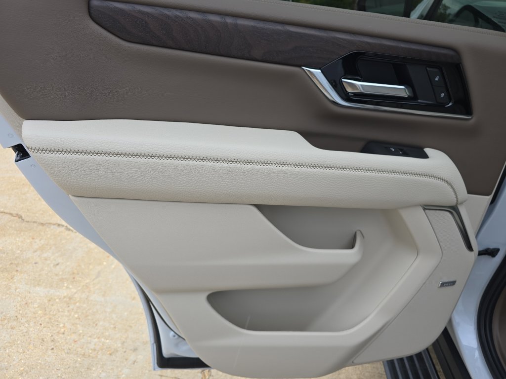New 2026 GMC Yukon Denali w/ Denali Reserve Package RWD image 11