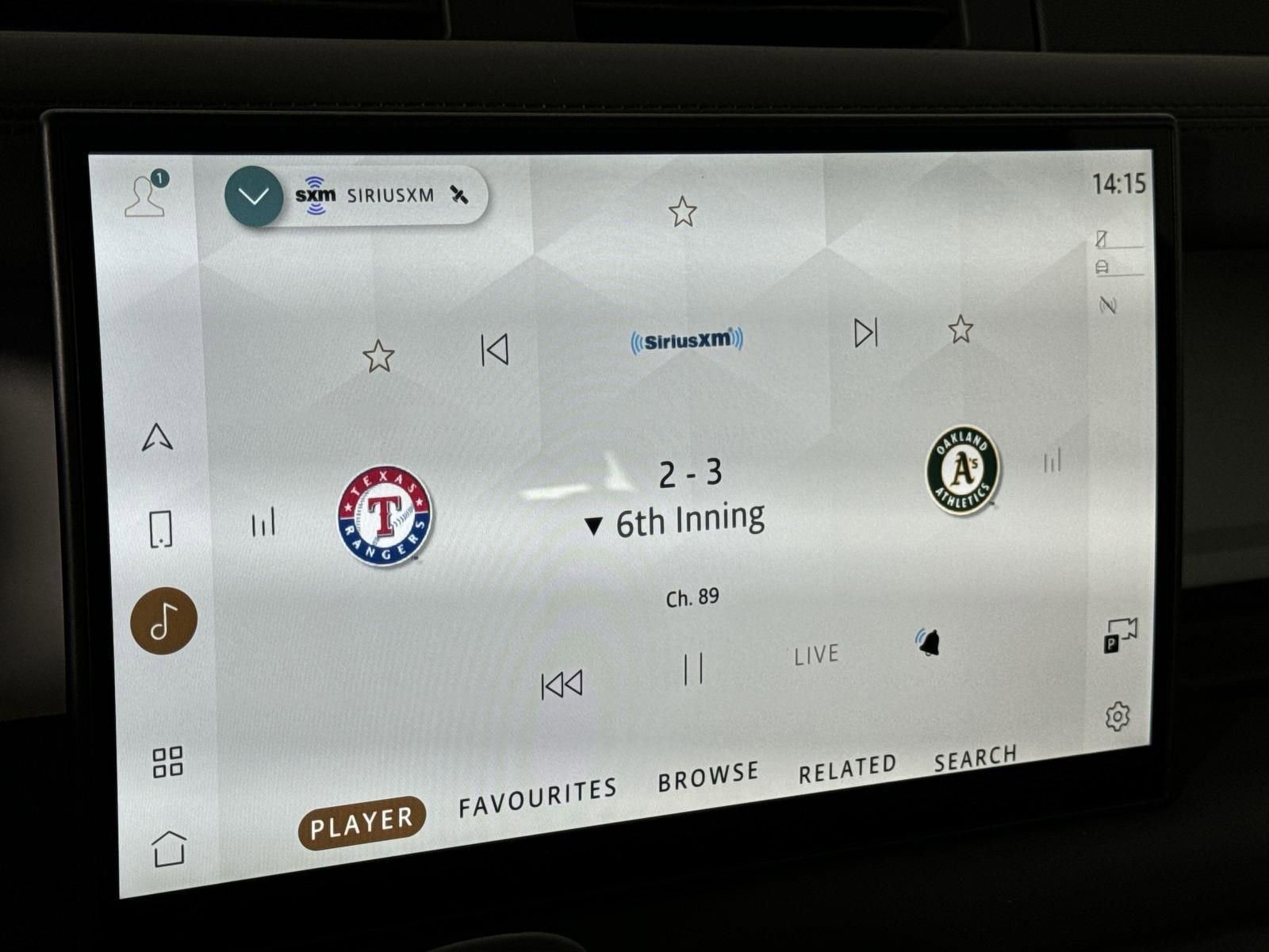 Used 2025 Land Rover Defender 110 X-Dynamic SE image 19