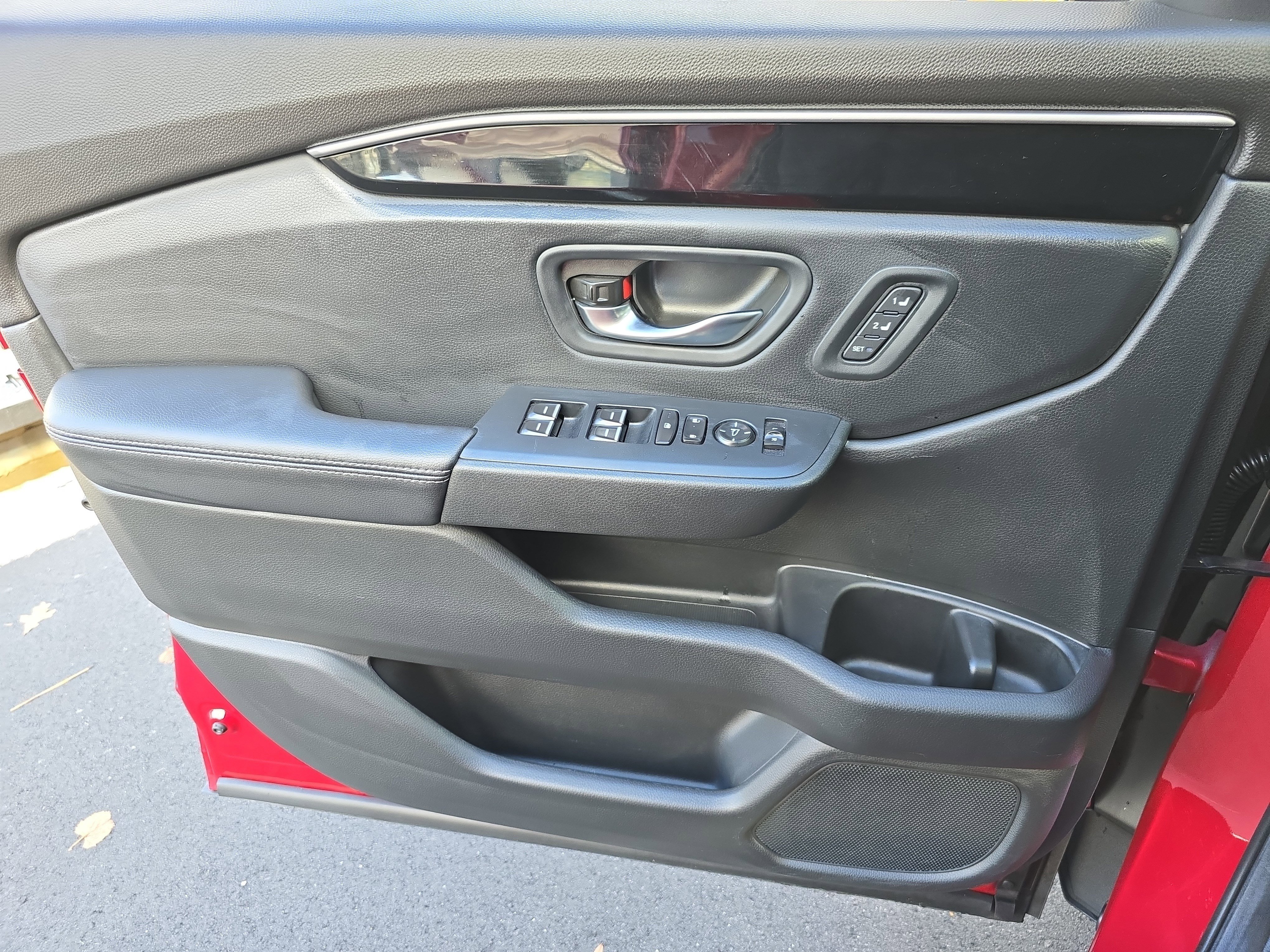 Used 2025 Honda Pilot EX-L image 28