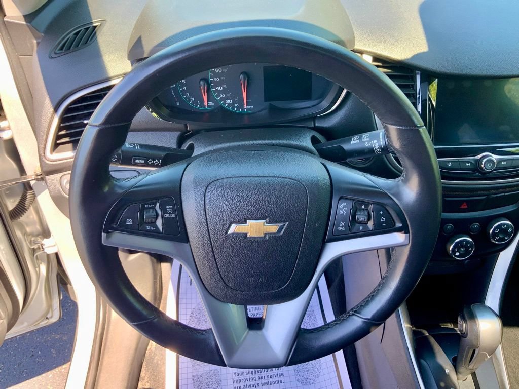 Used 2020 Chevrolet Trax LT w/ Sun & Sound Package FWD image 20