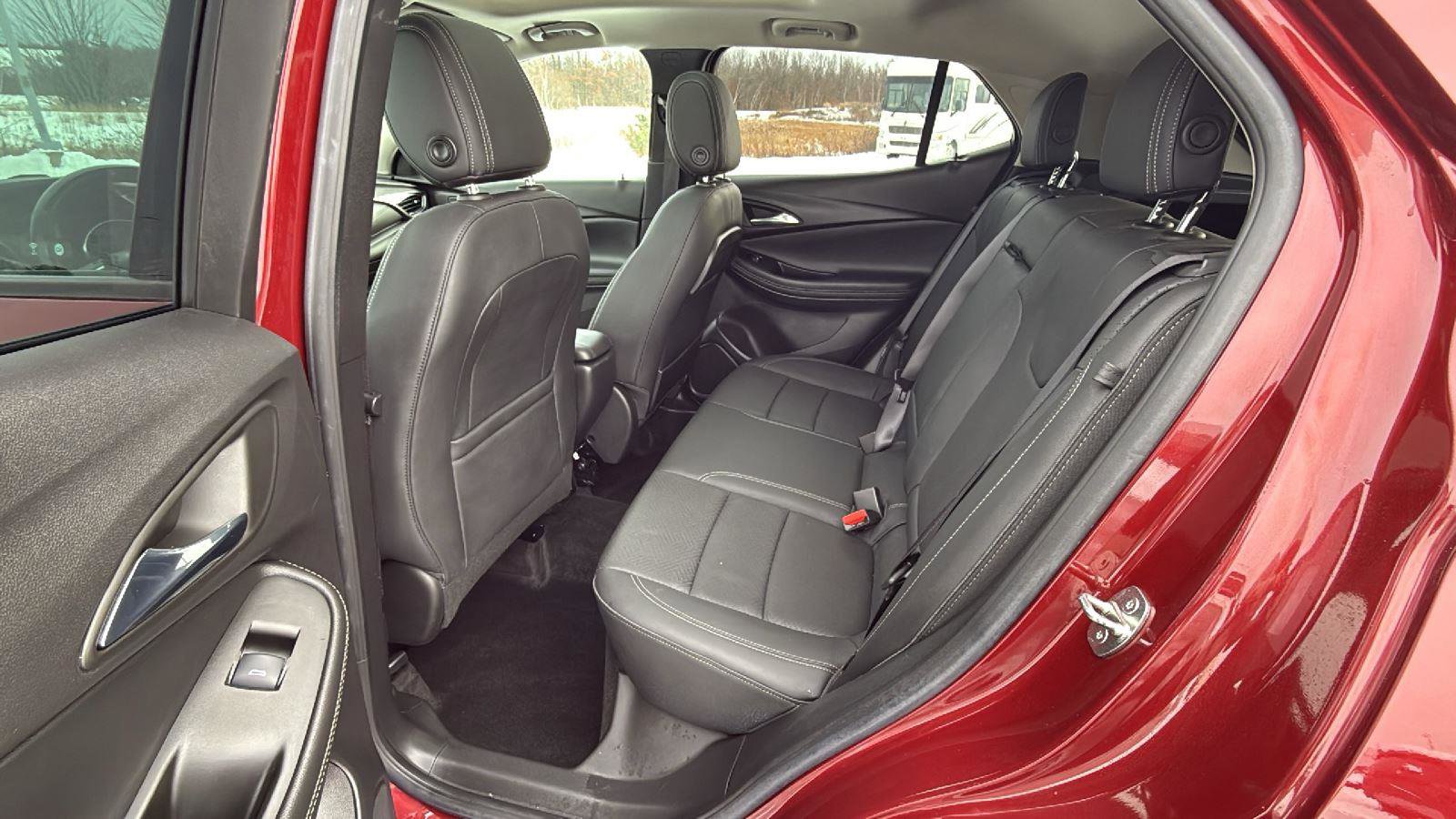 Used 2022 Buick Encore GX Essence w/ Experience Buick Package image 22