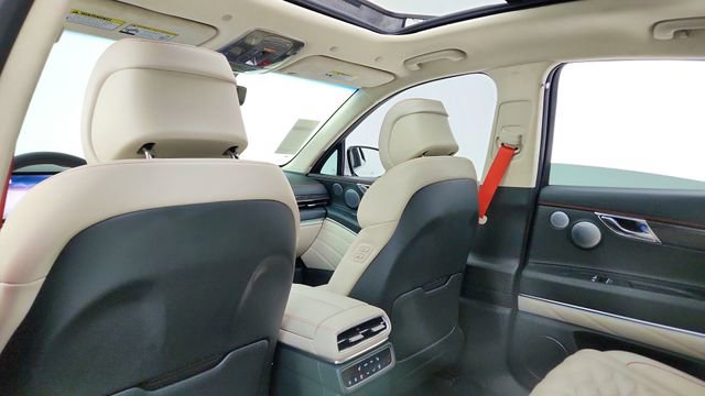 Used 2025 Genesis GV80 3.5T e-SC image 32