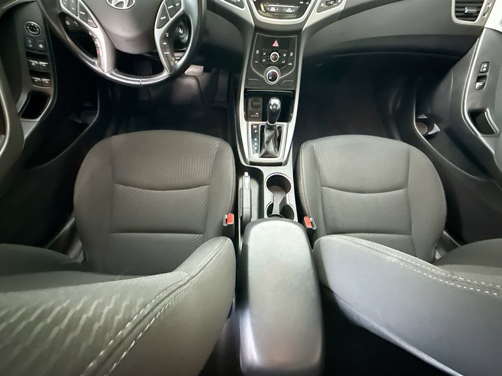 Used 2015 Hyundai Elantra SE w/ Option Group 03 FWD image 16