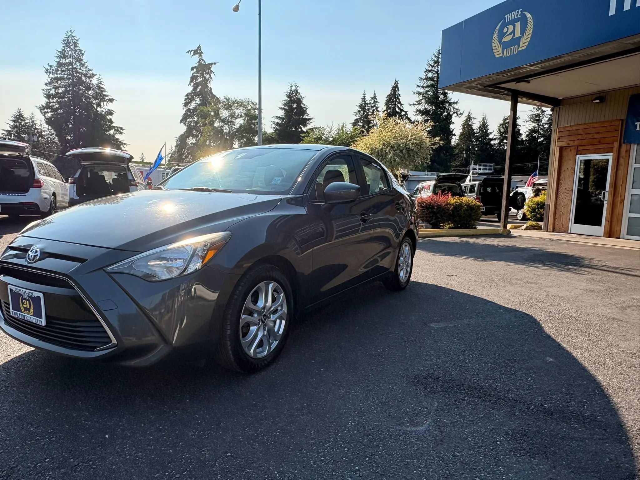 Used 2017 Toyota Yaris iA FWD image 2