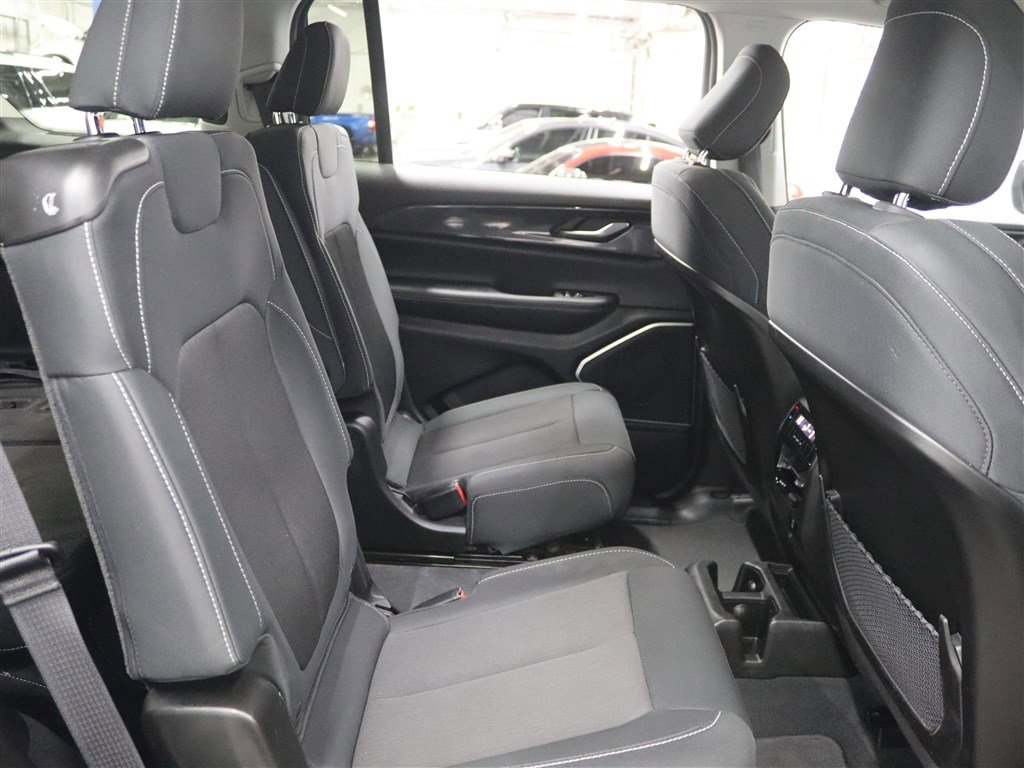 Used 2022 Jeep Grand Cherokee L Laredo w/ Luxury Tech Group I AWD/4WD image 19