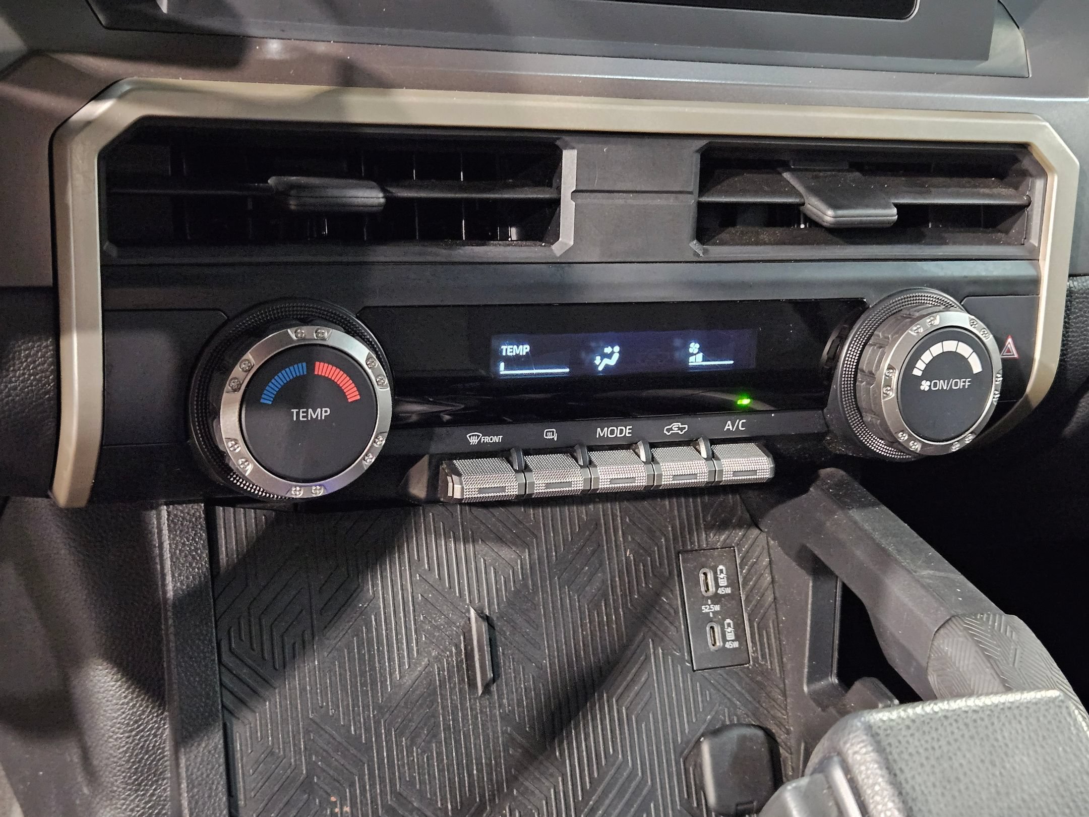 Used 2025 Toyota Tacoma SR5 AWD/4WD image 31