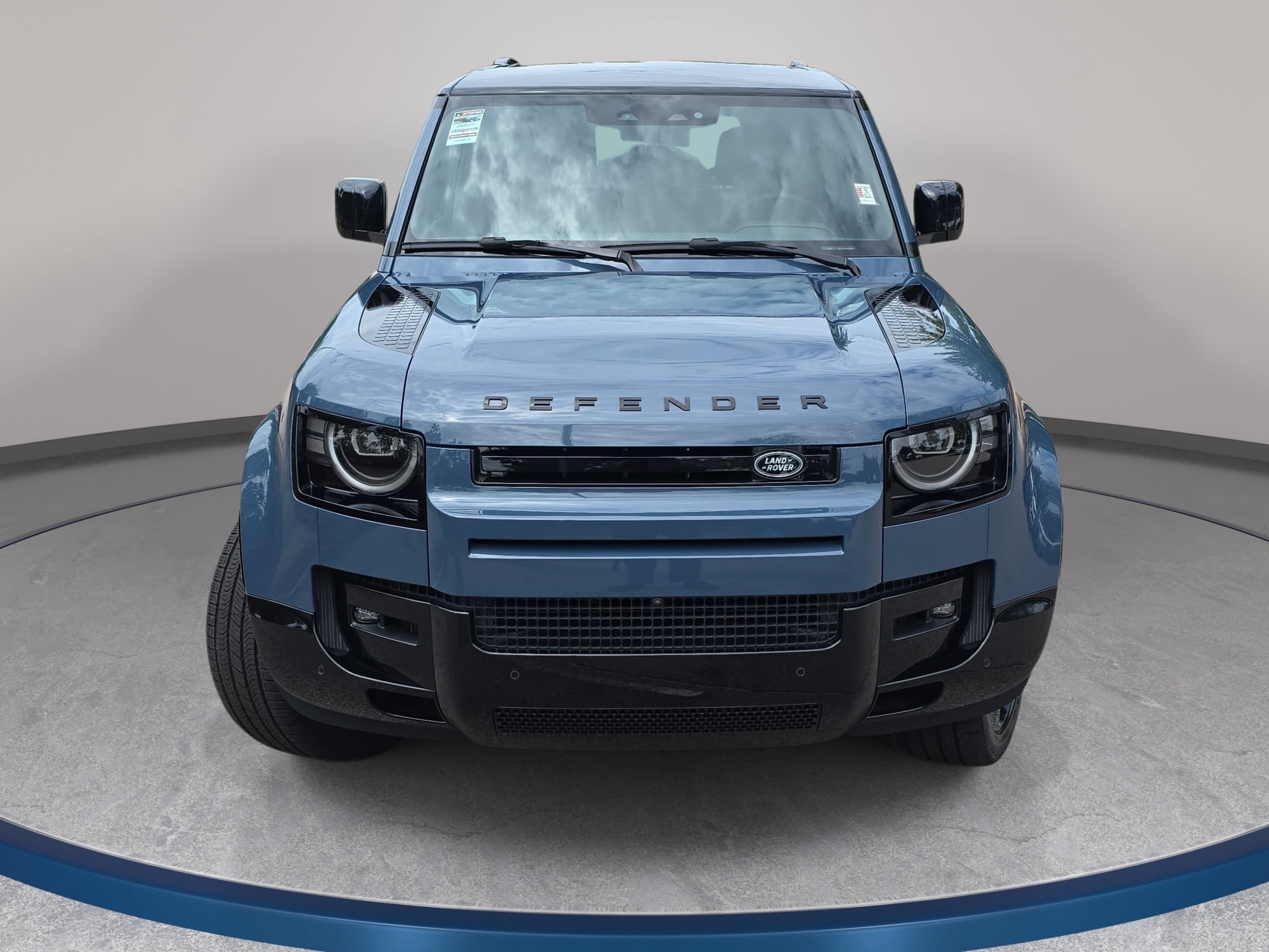 New 2026 Land Rover Defender 110 X-Dynamic SE AWD/4WD image 2